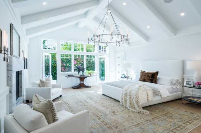 White theme luxury home design