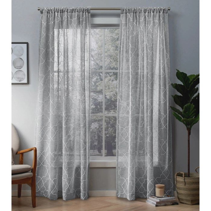 Curtains cart